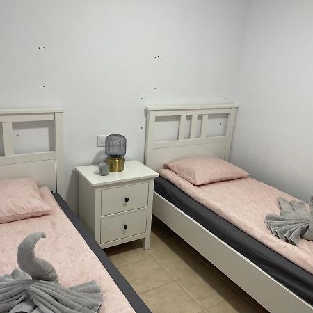 Three Bedroom Apartment With Pool In Torrevieja Dış mekan fotoğraf