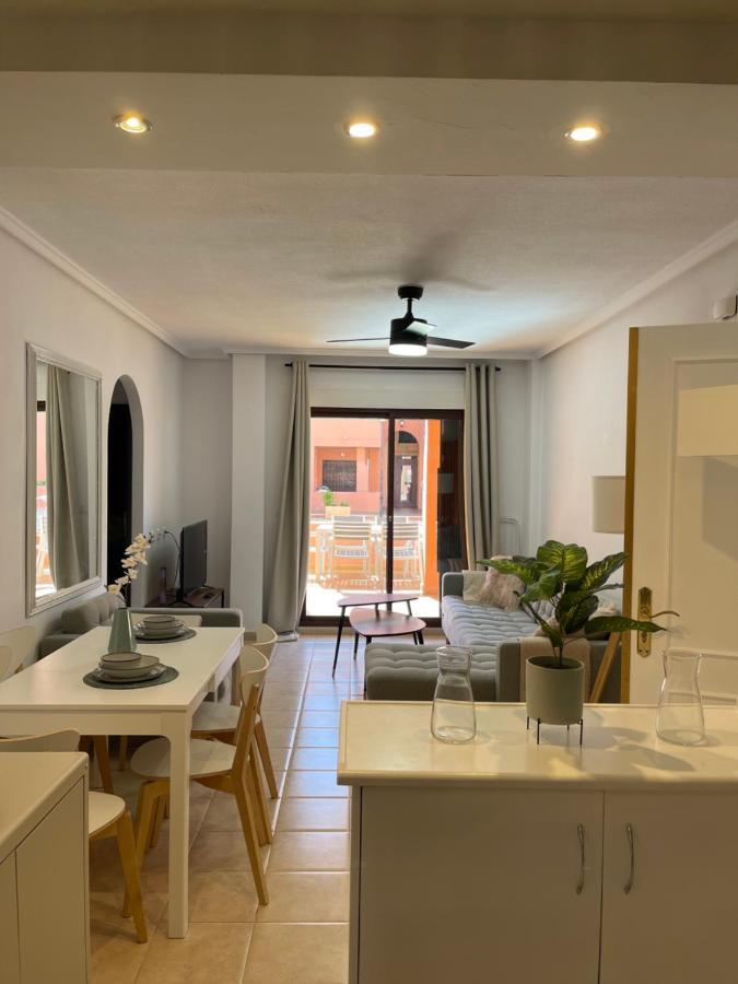 Three Bedroom Apartment With Pool In Torrevieja Dış mekan fotoğraf