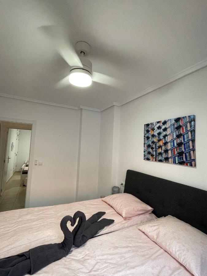 Three Bedroom Apartment With Pool In Torrevieja Dış mekan fotoğraf