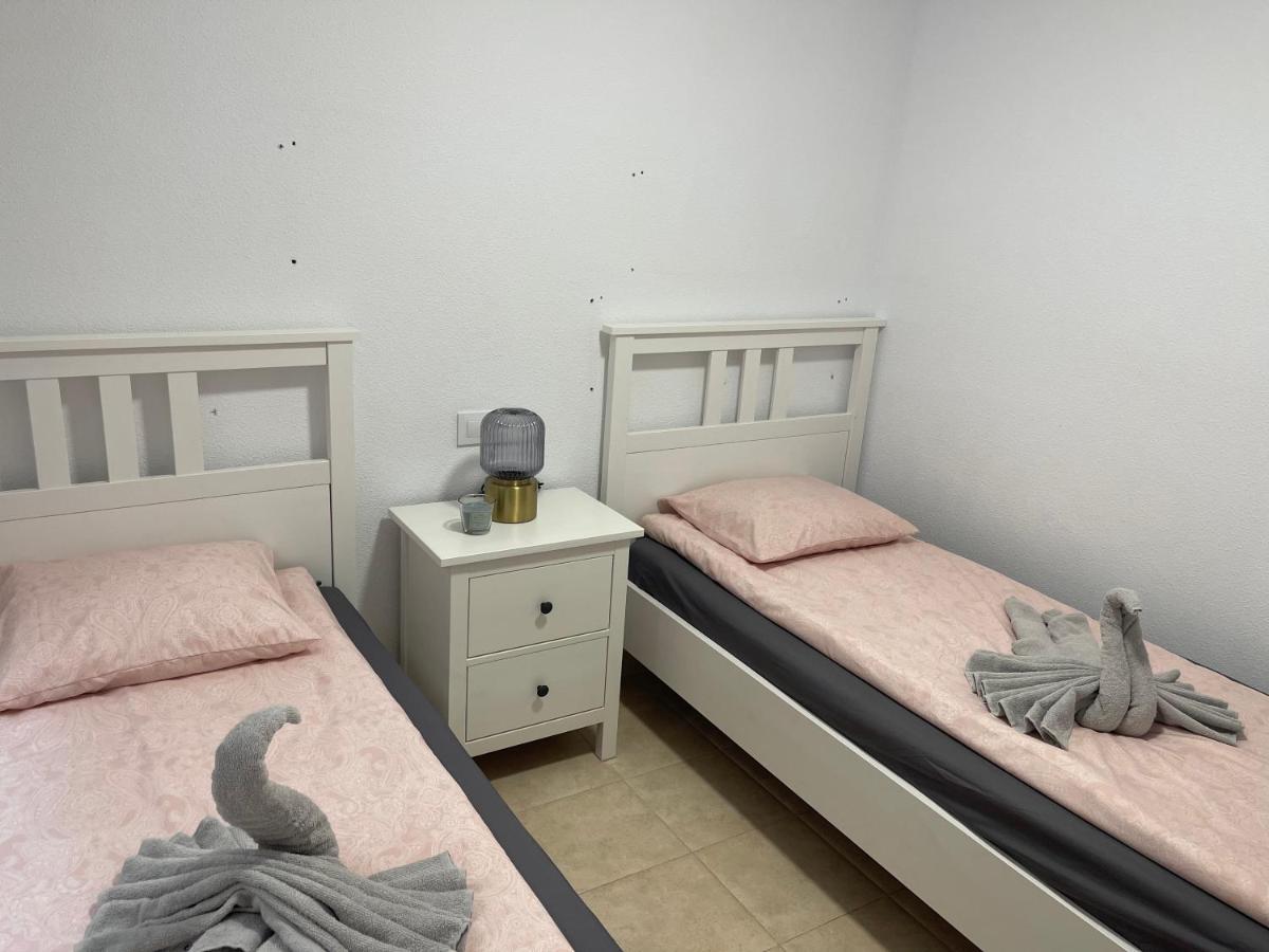 Three Bedroom Apartment With Pool In Torrevieja Dış mekan fotoğraf