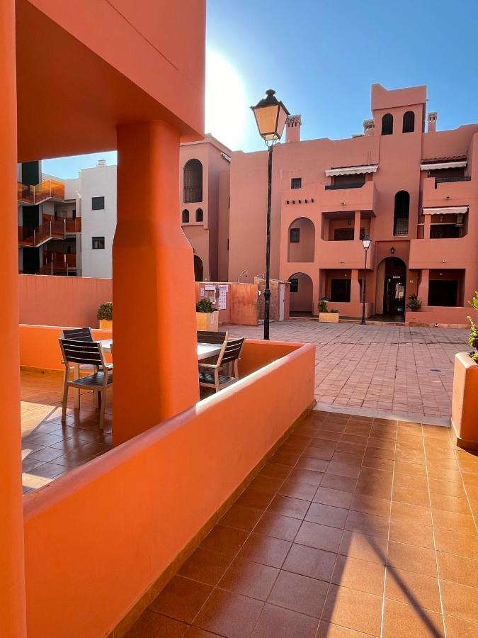 Three Bedroom Apartment With Pool In Torrevieja Dış mekan fotoğraf