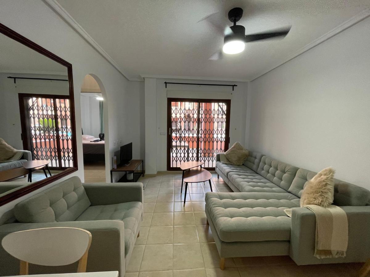 Three Bedroom Apartment With Pool In Torrevieja Dış mekan fotoğraf