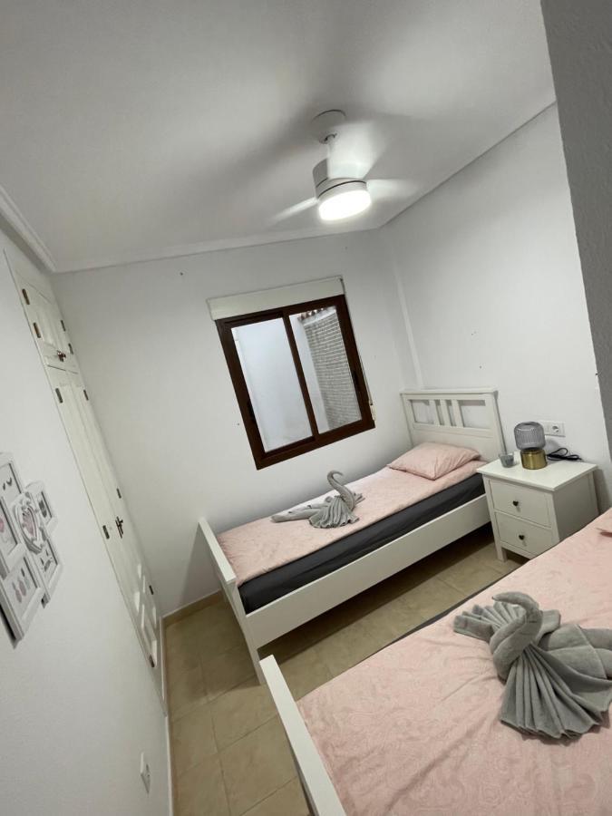 Three Bedroom Apartment With Pool In Torrevieja Dış mekan fotoğraf